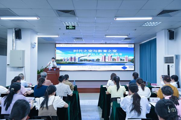 中国股票配资网开户 西乡塘区举办公民办幼儿园育婴员专项技能培训班